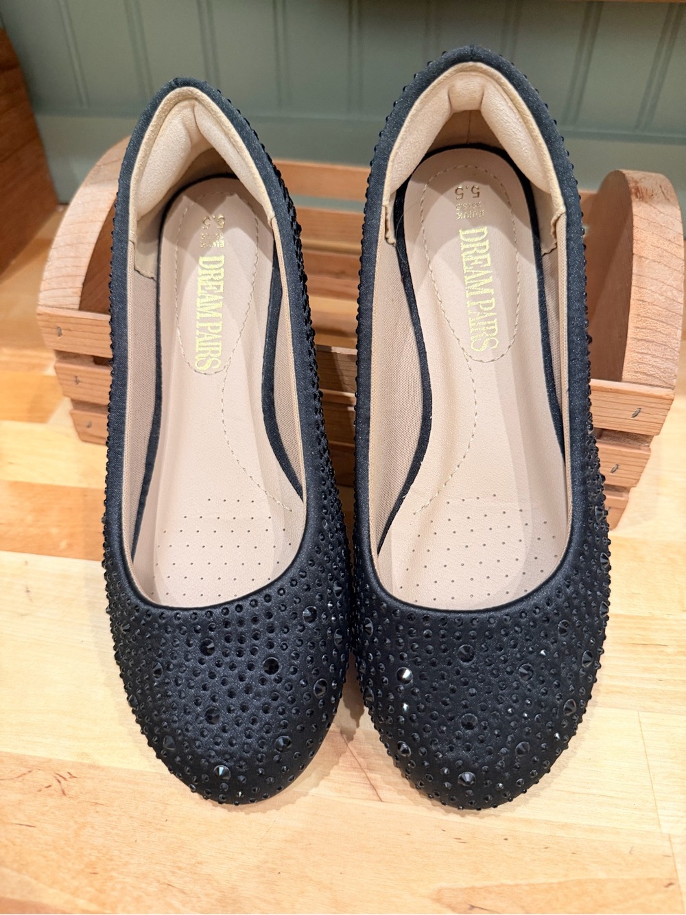 Girls Dream Pairs Black Crystal-Studded Flats Size 5.5
